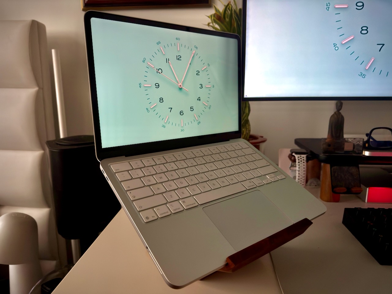 macbook neo — image 2 of 2