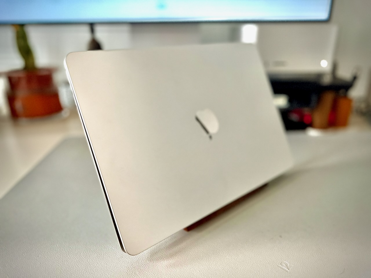 yohann macbook stand wood — image 3 of 8