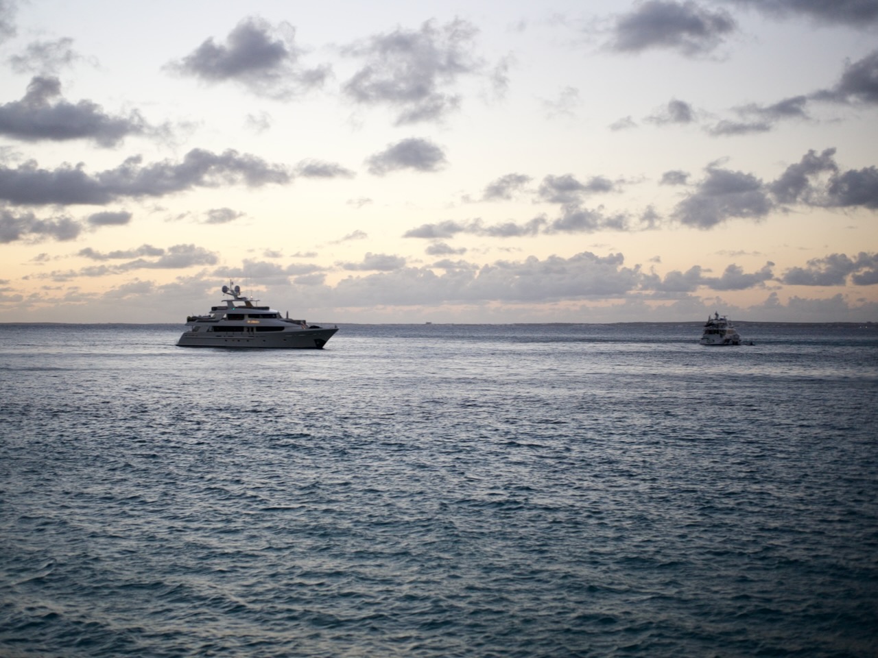 anchored — image 1 of 2